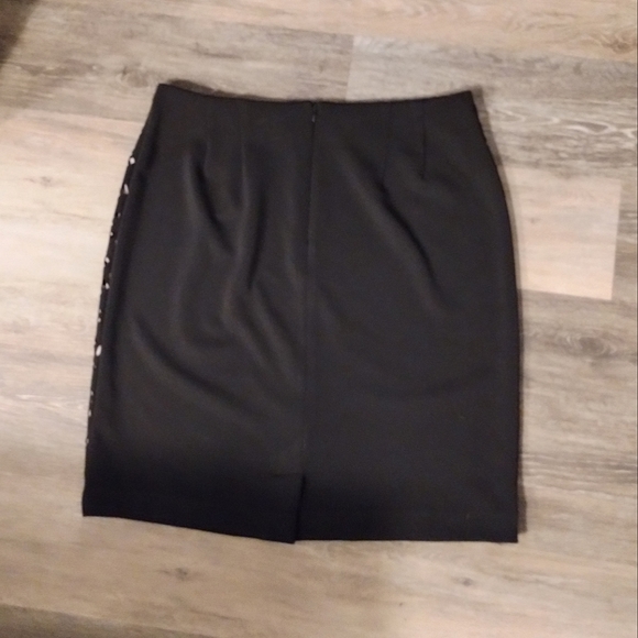 Chico's Pencil Skirt Laser Cut Pattern Size M - Picture 4 of 5